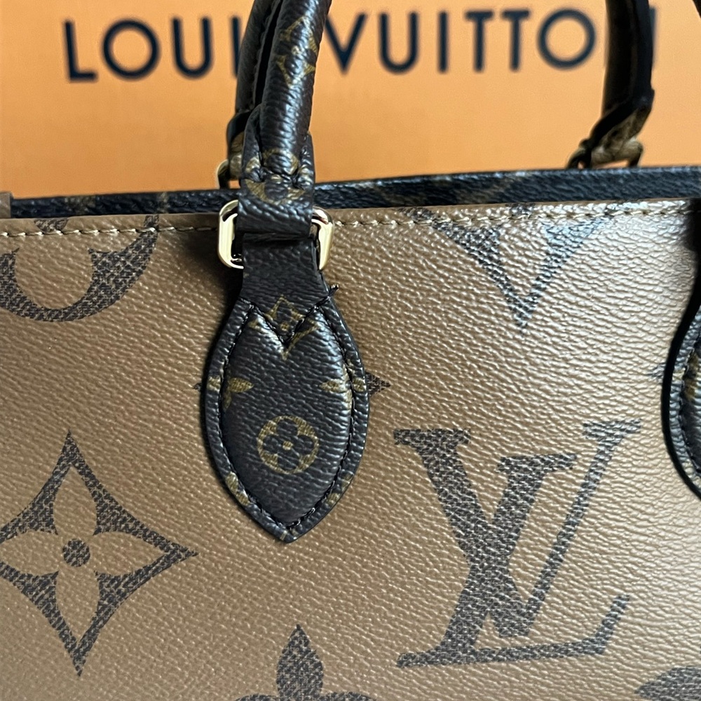 Louis Vuitton OnTheGo Tote Reverse Monogram Giant East West - Picture 9 of 15